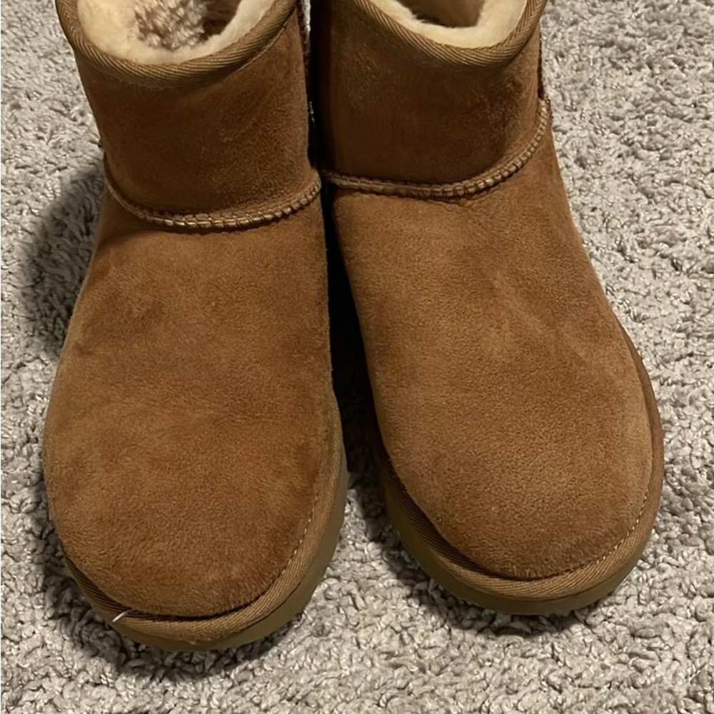 UGG classic mini 2
